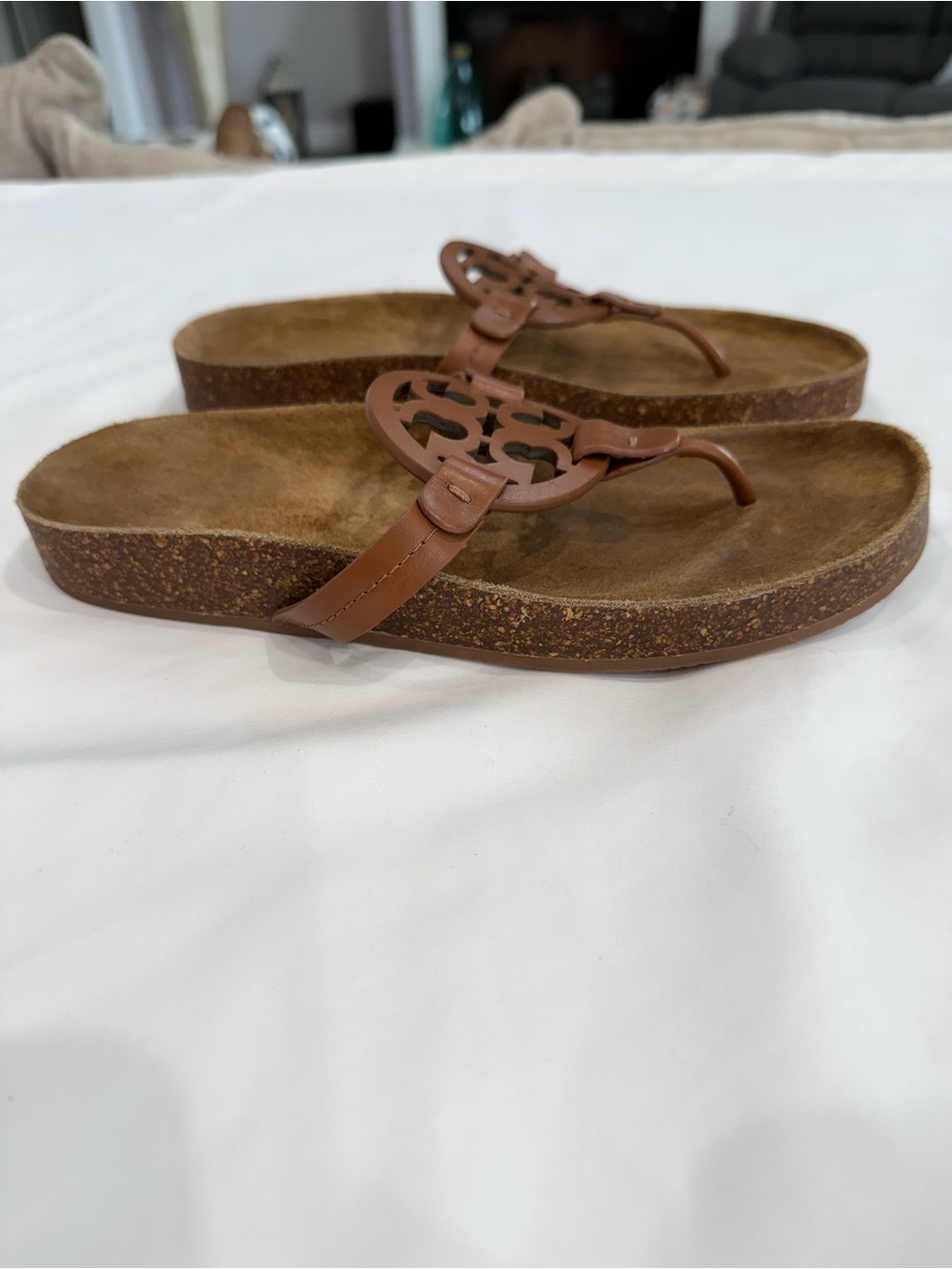 Tory Burch Miller Leather Cloud Signature Logo Comfortable Thong Sandals. 8 - Picture 2 of 6